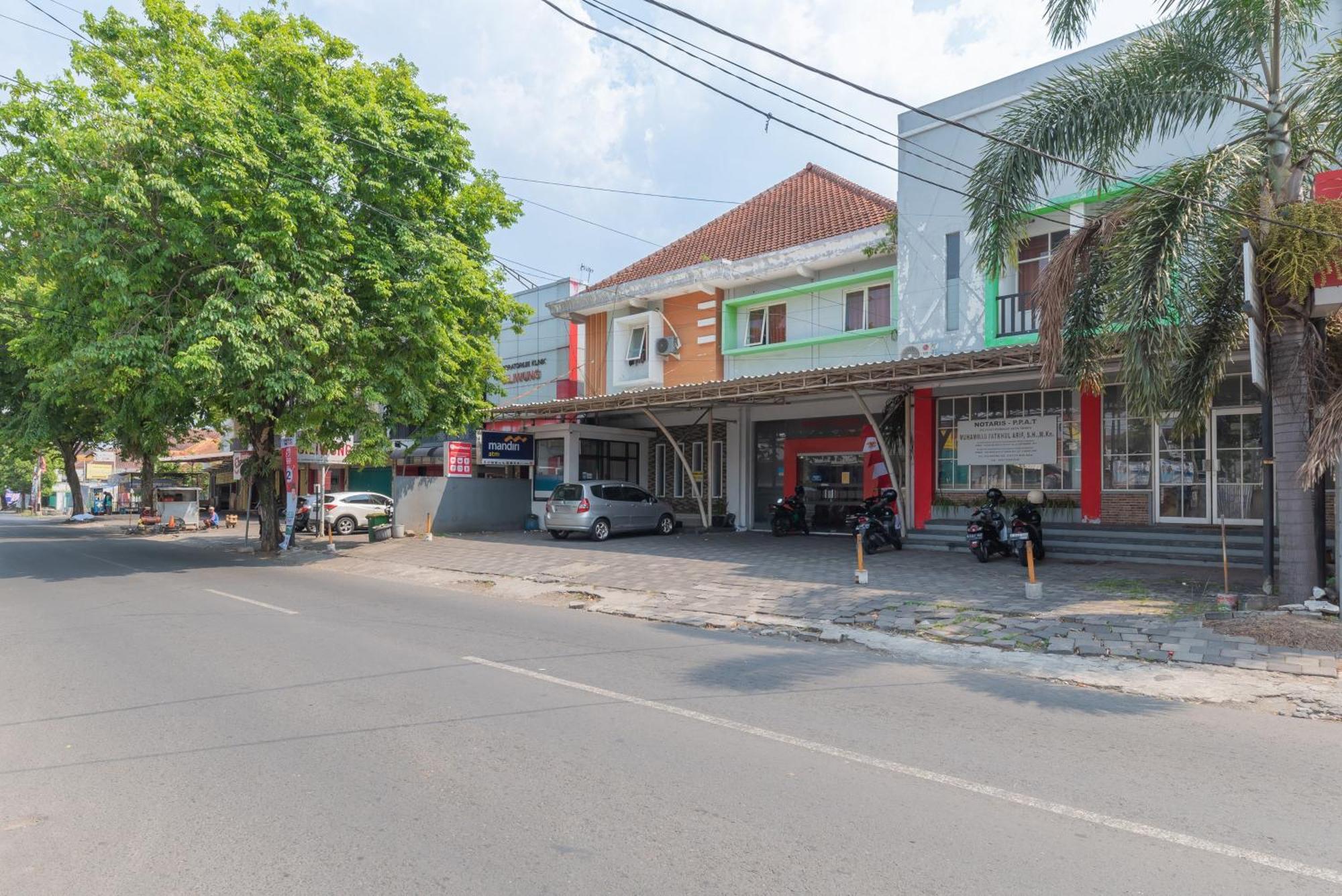 Reddoorz At Ciliwung Guest House Syariah Malang Exterior photo